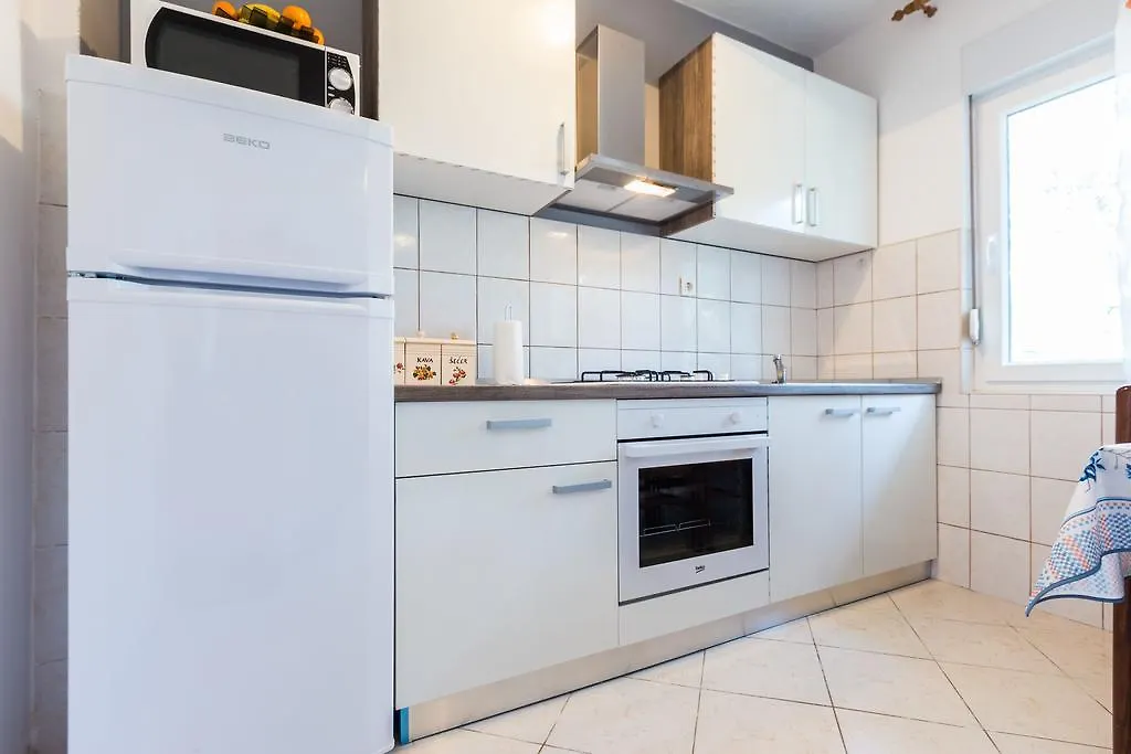 Spacious Apartment Borik & Parking Zadar