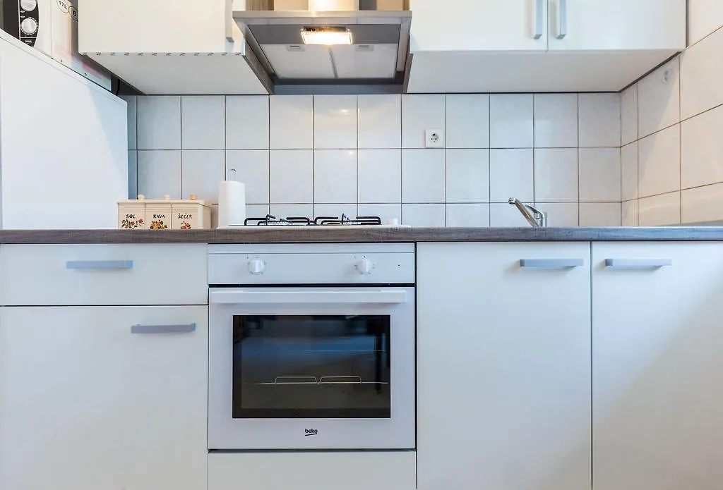 Spacious Apartment Borik & Parking Zadar 0*,
