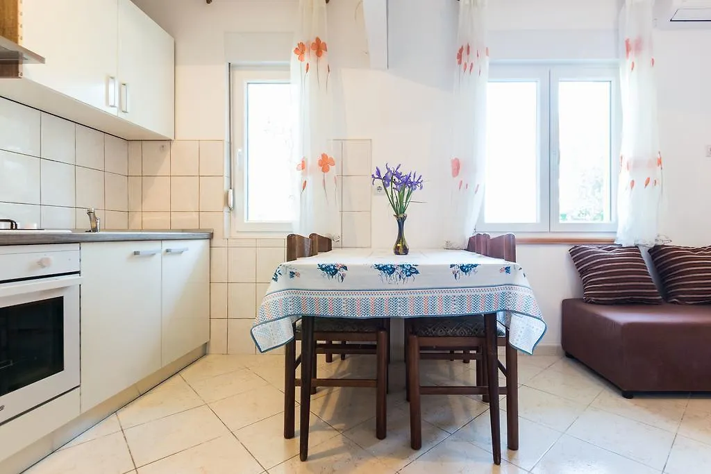 Spacious Apartment Borik & Parking Zadar 0*,  Croacia